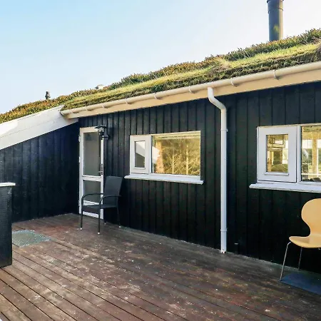 10 Person In Saltum-by Traum *